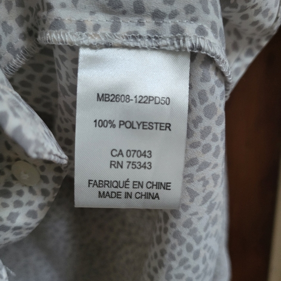 Bundle of three (3) Women's XL Loose Fitting Floral Blouses, EUC - Picture 8 of 13